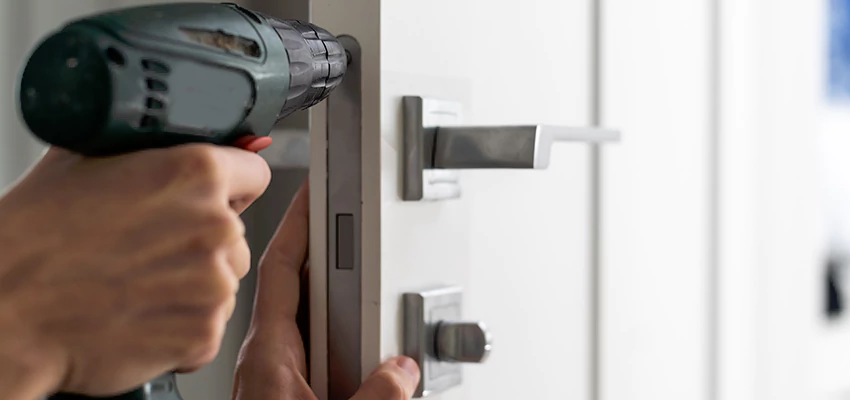 Locksmith For Lock Replacement Near Me in Altadena, CA