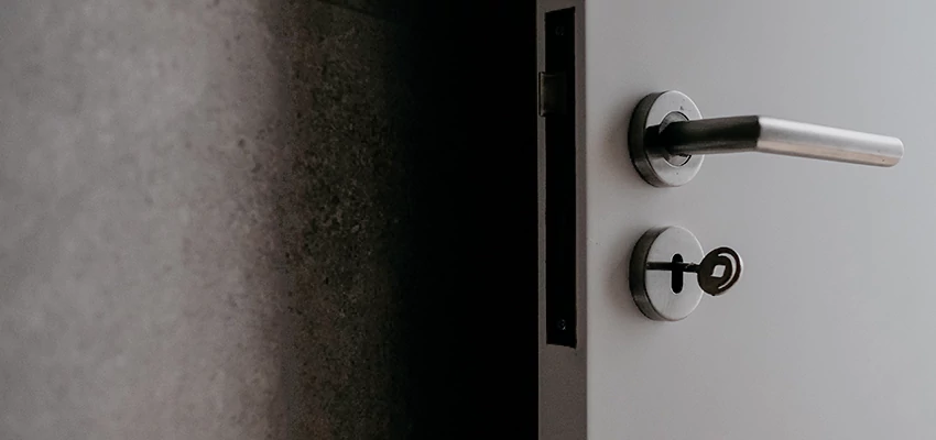 Front Door Handle Repair And Installation in Altadena, CA